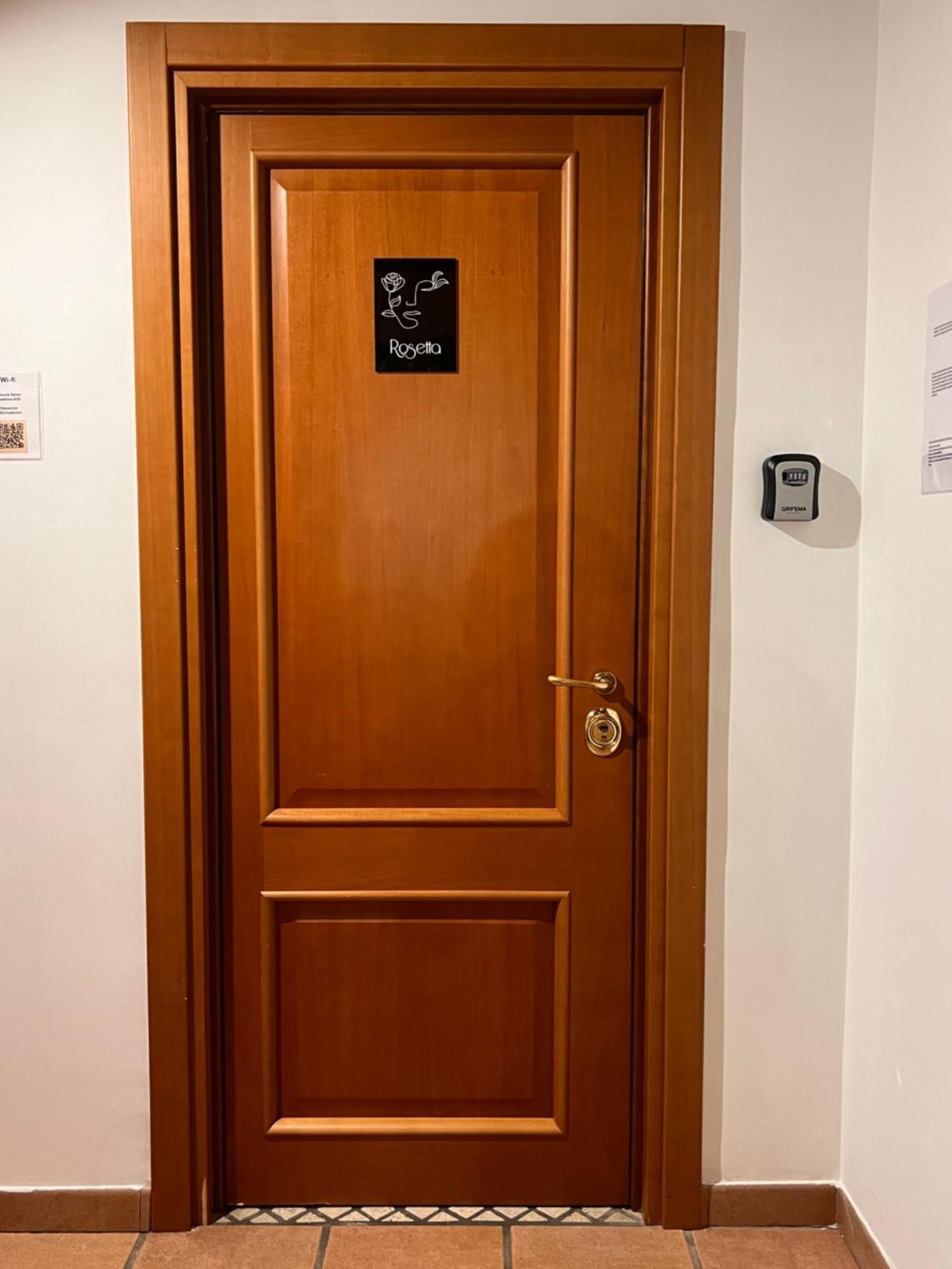 Al 25 Trastevere, Roma エクステリア 写真